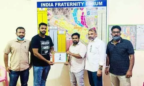 ഫ​സ​ലു​ൽ ആ​ബി​ദ് മാ​ട്ടാ​യി​ക്ക് ഇ​ന്ത്യ ഫ്ര​റ്റേ​ണി​റ്റി ഫോ​റം യാ​ത്ര​യ​യ​പ്പ് ന​ൽ​കി