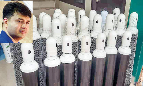 പ്രാ​ണ​വാ​യു​വി​ന്​ കേ​ഴു​ന്ന​വ​ർ​ക്ക്​ കാ​രു​ണ്യ​വു​മാ​യി പ്ര​വാ​സി വ്യ​വ​സാ​യി