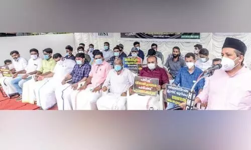 ക​ണ​ക്ക് പ​റ​യു​മ്പോ​ൾ സ​ർ​ക്കാ​ർ ക​ണ്ണ​ട​ക്കു​ന്നു –ഹ​മീ​ദ​ലി ത​ങ്ങ​ൾ