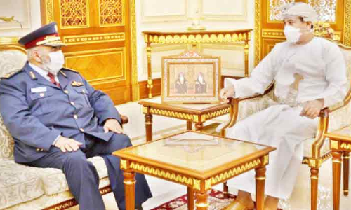 ഖത്തർ സായുധസേന മേധാവി ഒമാനിൽ