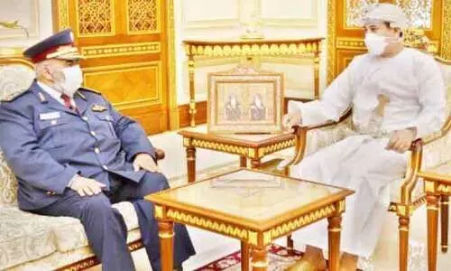 ഖത്തർ സായുധസേന മേധാവി ഒമാനിൽ