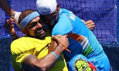 ആശങ്കയേറ്റി അവസാന പെനാൽറ്റി കോർണർ; കൂളായി തടുത്തിട്ട്​ ശ്രീജേഷ്​, ഇന്ത്യൻ ജയത്തിൽ നിർണായകമായി മലയാളി താരം