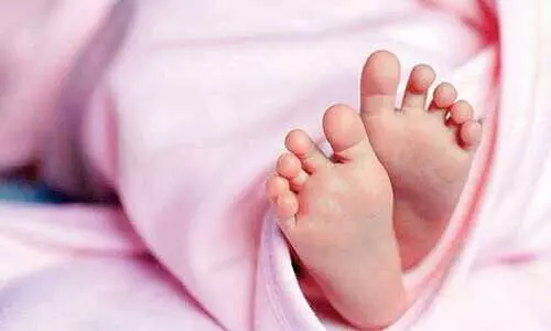 കോ​വി​ഡ് ബാ​ധി​ത പ്ര​സ​വി​ച്ച കു​ഞ്ഞും ചി​കി​ത്സ​യി​ലി​രു​ന്ന ഭ​ര്‍തൃ​മാ​താ​വും മ​രി​ച്ചു