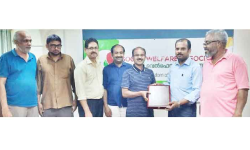 നിഷാദ് ഇബ്രാഹിമിന് യാത്രയയപ്പ് നൽകി