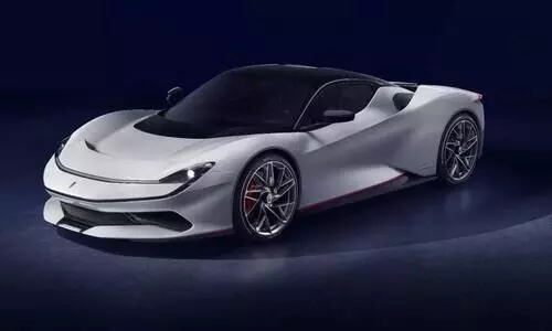 മഹീന്ദ്രയുടെ സ്വന്തം ഹൈപ്പർ കാർ, 1874 കുതിരശക്​തിയുമായി ബാറ്റിസ്​റ്റ; വില 17.1 കോടി