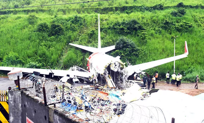 കരിപ്പൂർ വിമാനാപകടത്തിന് നാളെ ഒരുവയസ്സ്: നഷ്ടപരിഹാരം ഇനിയും അകലെ കരിപ്പൂർ വിമാനാപകടത്തിന് നാളെ ഒരുവയസ്സ്: നഷ്ടപരിഹാരം ഇനിയും അകലെ