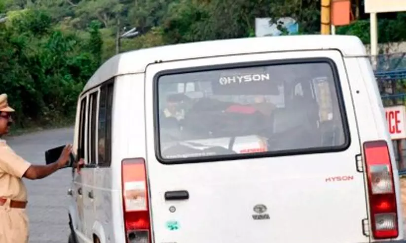 ലോക്ഡൗണ്‍ ദിനത്തില്‍ ക്ഷേത്രയാത്ര; പട്ടികജാതി കുടുംബത്തിന് 17,500 രൂപ പിഴ