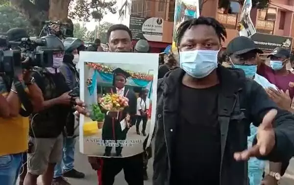 ബംഗളൂരുവിൽ കോംഗോ സ്വദേശിയുടെ കസ്റ്റഡി മരണം: സി.ഐ.ഡി അന്വേഷണം തുടങ്ങി ബംഗളൂരുവിൽ കോംഗോ സ്വദേശിയുടെ കസ്റ്റഡി മരണം: സി.ഐ.ഡി അന്വേഷണം തുടങ്ങി