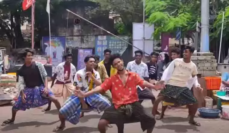 ചെങ്കൽചൂളയിലെ ചുള്ളന്മാർക്ക് സ്നേഹാദരവ് ചെങ്കൽചൂളയിലെ ചുള്ളന്മാർക്ക് സ്നേഹാദരവ്