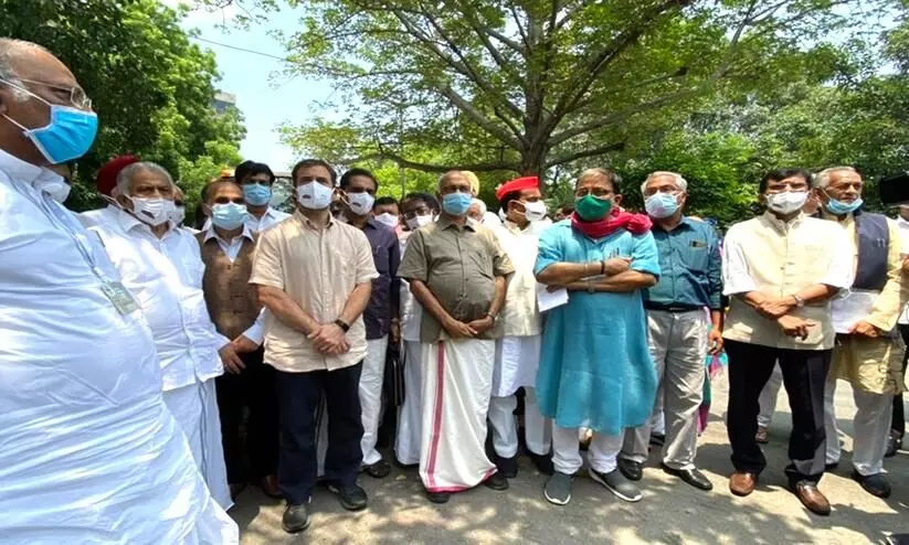 Rahul Gandhi, Other Leaders Join Farmers Protest At Delhis Jantar Mantar