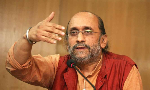 ജ​നാ​ധി​പ​ത്യ​ത്തി​നു മേ​ലെ  പ​റ​ക്കു​ന്ന ചാ​രക്കു​തി​ര​ക​ൾ