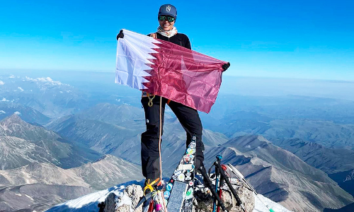 എൽബ്രസിന്​ മുകളിൽനിന്ന്​ അസ്​മ ആൽഥാനി കുറിച്ചു, ​ ഹലോ... ഫ്രം ദ ടോപ്​ ഓഫ്​ യൂറോപ്​
