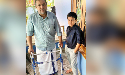 തു​ട​രു​ന്ന ചി​കി​ത്സ​ക​ളു​മാ​യി അ​ബ്​​ദു​റ​ഹ്​​മാ​നും കു​ടും​ബ​വും