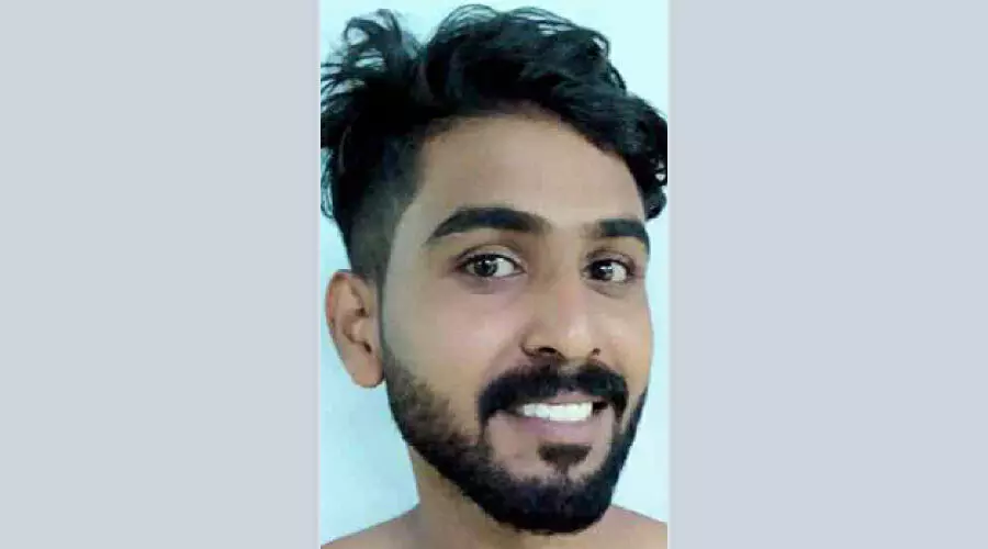 നഗ്നതാപ്രദർശനവും വിസർജ്യമേറും; െപാലീസ് സ്റ്റേഷനിൽ യുവാവിെൻറ പരാക്രമം നഗ്നതാപ്രദർശനവും വിസർജ്യമേറും; െപാലീസ് സ്റ്റേഷനിൽ യുവാവിെൻറ പരാക്രമം