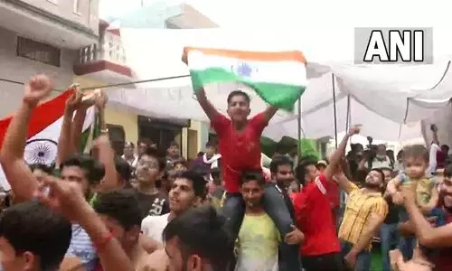 നീരജിന്‍റെ വീടിനു മുന്നിൽ വൻ തിരക്ക്​; ആഹ്ലാദത്തിൽ പൂത്തുലഞ്ഞ്​ പാനിപ്പത്ത് VIDEO