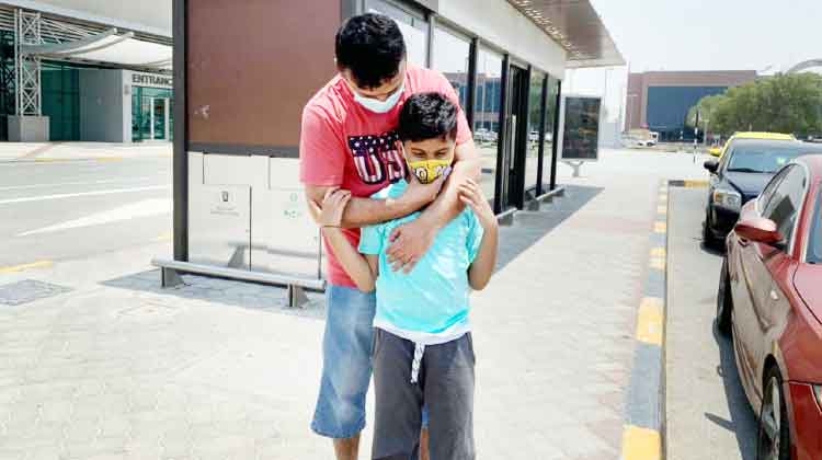 അ​ബൂ​ദ​ബി​യി​ലേ​ക്ക്​ ആ​ദ്യ​ദി​നം എ​ത്തി​യ​ത്​ ആ​റു​ വി​മാ​നം