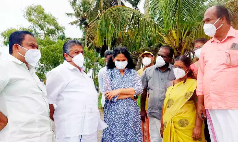 ഒാണാട്ടുകരയിൽ സ്ഥിരം നാടകവേദി; തോപ്പിൽ ഭാസിക്ക് സ്മാരകം ഒാണാട്ടുകരയിൽ സ്ഥിരം നാടകവേദി; തോപ്പിൽ ഭാസിക്ക് സ്മാരകം