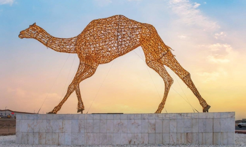 ത്വാഇഫിലെ വൈദ്യുത വിളക്കുകൾ കൊണ്ടുള്ള ഒട്ടകരൂപം ശ്രദ്ധേയമാവുന്നു