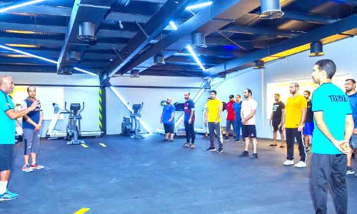 ഷാ​ർ​ജ പൊ​ലീ​സി​ന്​ സ്വ​യം പ്ര​തി​രോ​ധ പ​രി​ശീ​ല​നം