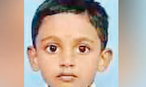 ഏഴു വയസ്സുകാര​െൻറ മരണം ആശുപത്രികളുടെ അനാസ്ഥ; ആരോഗ്യമന്ത്രിക്ക്​ പരാതി