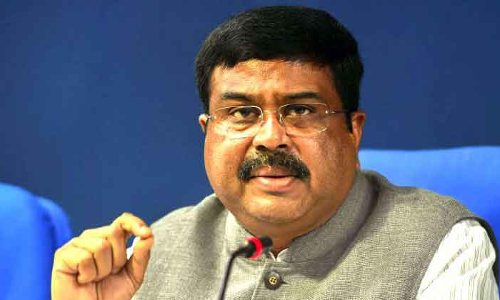 സൗ​ദി​യി​ൽ നീ​റ്റ് പ​രീ​ക്ഷ ആ​ലോ​ചി​ക്കാ​മെ​ന്ന് ഇ​ന്ത്യ​ൻ വി​ദ്യാ​ഭ്യാ​സ​മ​ന്ത്രി