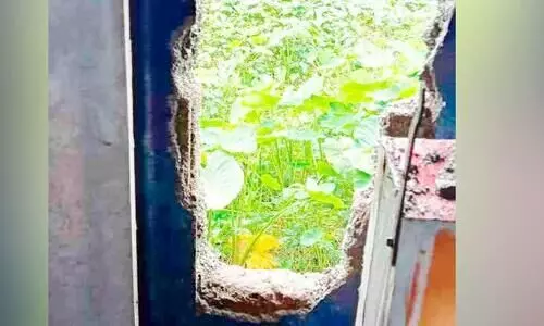 കവർച്ചസംഘം ഒഴിയാതെ ആ​ലു​വ ദേശീയപാത: ക​ട​യു​ടെ ഭി​ത്തി തു​ര​ന്ന് ട​യ​റു​ക​ൾ ക​വ​ർ​ന്നു