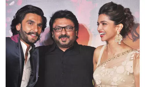 രൺവീറിന്​ നൽകുന്ന അതേ പ്രതിഫലമാവശ്യപ്പെട്ടു;​ ബൻസാലി ചിത്രത്തിൽ നിന്ന്​ ദീപിക പുറത്ത്