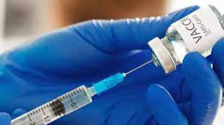 കോവിഡ് വാക്സിൻ: ബൂസ്റ്റർ ഡോസ് പരിഗണനയിൽ കോവിഡ് വാക്സിൻ: ബൂസ്റ്റർ ഡോസ് പരിഗണനയിൽ