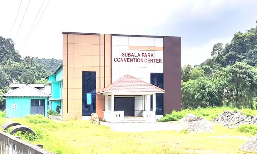 വീണ്ടും കാടുകയറി സുബല പാർക്ക് വീണ്ടും കാടുകയറി സുബല പാർക്ക്