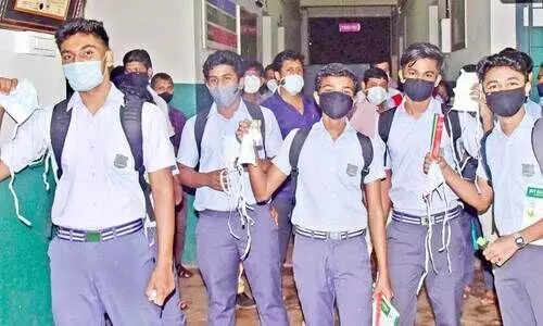 എ​ന്തു പ​രീ​ക്ഷി​ക്കാ​നാ​ണ് പ്ല​സ് വ​ൺ പ​രീ​ക്ഷ?