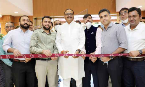 മ​ല​ബാ​ർ ഗോ​ൾ​ഡ്​ ആ​ൻ​ഡ്​ ഡ​യ​മ​ണ്ട്സ് ഇ​ന്ത്യ​യി​ൽ ര​ണ്ടു​ പു​തി​യ ഷോ​റൂ​മു​ക​ൾ തു​റ​ന്നു