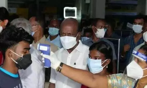 കേരളത്തിൽ നിന്നുള്ള യാത്രാക്കാർക്ക് തമിഴ്നാട്ടിൽ കടുത്ത നിയന്ത്രണം, പരിശോധനക്ക് മന്ത്രിമാരും