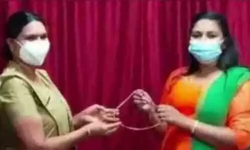 സെക്യൂരിറ്റി ഗാർഡിന്‍റെ സത്യസന്ധതയിൽ യുവതിക്ക് നഷ്ടമായ സ്വർണം തിരികെ ലഭിച്ചു