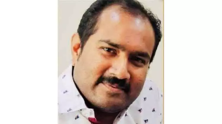 വ​ട്ടി​യൂ​ർ​ക്കാ​വ്​ കൃ​ഷ്​​ണ​കു​മാ​ർ മി​ക​ച്ച ന​ട​ൻ