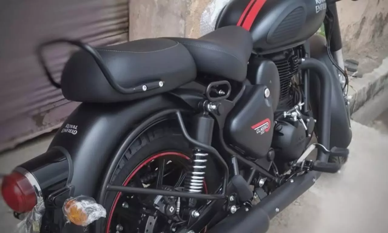 All-new 2021 Royal Enfield Classic in a walkaround video