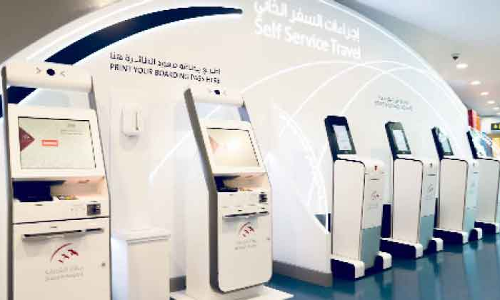 കാത്തിരിപ്പ് കുറക്കാൻ ഷാർജ എയർപോർട്ടിൽ സ്വയം ചെക്ക്-ഇൻ സേവനം കാത്തിരിപ്പ് കുറക്കാൻ ഷാർജ എയർപോർട്ടിൽ സ്വയം ചെക്ക്-ഇൻ സേവനം