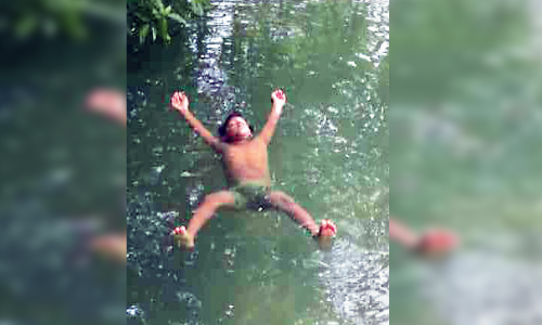 മൂ​ന്നാം ക്ലാ​സു​കാ​ര​െൻറ ഹ​ഠാ​ദ​യോ​ഗ കൗ​തു​ക​മാ​വു​ന്നു