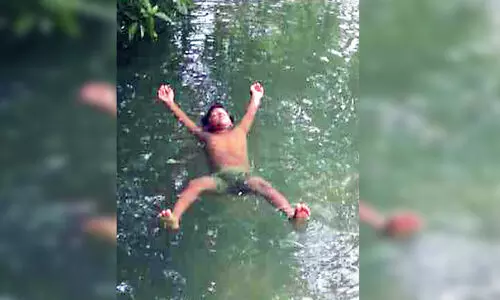 മൂ​ന്നാം ക്ലാ​സു​കാ​ര​െൻറ ഹ​ഠാ​ദ​യോ​ഗ കൗ​തു​ക​മാ​വു​ന്നു