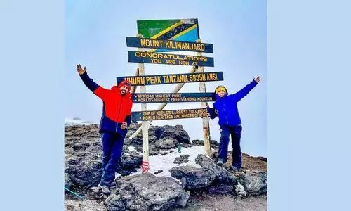 ആഫ്രിക്കയിലെ കിളിമഞ്ചാരോ കീഴടക്കി കണ്ണൂർ സ്വദേശികളായ ദമ്പതികൾ