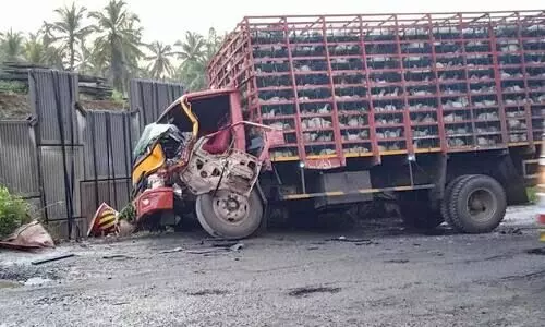 ദേശീയപാതയിൽ വാഹനാപകടം: ഗതാഗതം തടസ്സപ്പെട്ടു