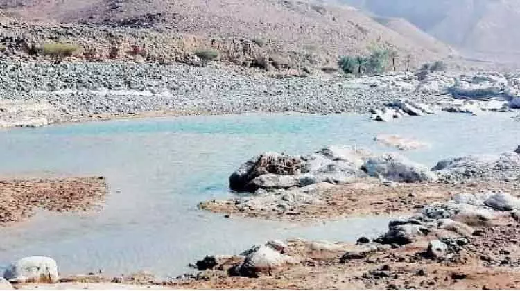 വെ​ള്ള​ക്കെ​ട്ടു​ക​ളി​ൽ ഇ​റ​ങ്ങ​രു​ത്​