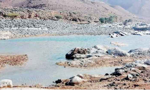 വെ​ള്ള​ക്കെ​ട്ടു​ക​ളി​ൽ ഇ​റ​ങ്ങ​രു​ത്​