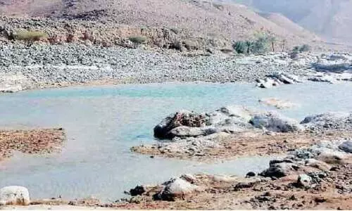 വെ​ള്ള​ക്കെ​ട്ടു​ക​ളി​ൽ ഇ​റ​ങ്ങ​രു​ത്​