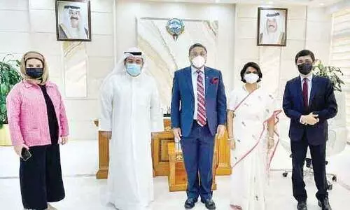 ഇന്ത്യക്കാരുടെ തിരിച്ചുവരവ്: അംബാസഡർ ആരോഗ്യ മന്ത്രാലയവുമായി ചർച്ച നടത്തി ഇന്ത്യക്കാരുടെ തിരിച്ചുവരവ്: അംബാസഡർ ആരോഗ്യ മന്ത്രാലയവുമായി ചർച്ച നടത്തി