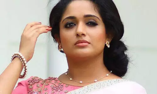 കാവ്യാ മാധവനെ സംവിധായകൻ ബാലചന്ദ്രകുമാറിന് ഒപ്പമിരുത്തി ചോദ്യം ചെയ്യാൻ അന്വേഷണ സംഘം: തിങ്കളാഴ്ച നിർണായകം