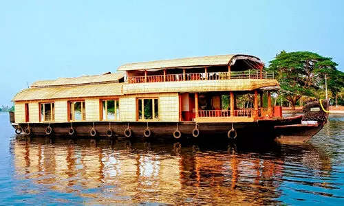 കോവിഡ്: ഹൗസ് ബോട്ടുകൾക്ക് 1.60 കോടി സഹായം കോവിഡ്: ഹൗസ് ബോട്ടുകൾക്ക് 1.60 കോടി സഹായം