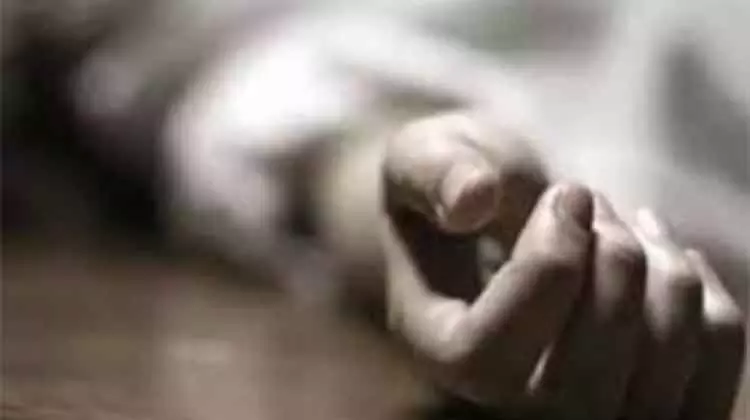 വിമാനത്താവളത്തിൽ അപകടം; ഇന്ത്യക്കാരൻ മരിച്ചു വിമാനത്താവളത്തിൽ അപകടം; ഇന്ത്യക്കാരൻ മരിച്ചു