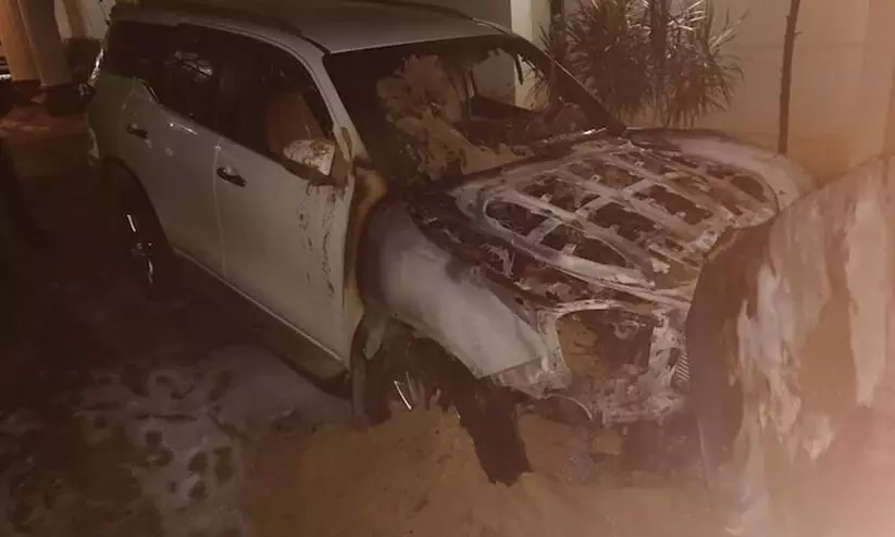 BJP MLA Satish Reddys car and Jeep set on fire in Bengaluru BJP MLA Satish Reddys car and Jeep set on fire in Bengaluru