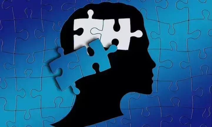 ഓട്ടിസം ബാധിച്ച 23കാര​െൻറ ചികിത്സക്ക് സഹായം തേടി അമ്മ