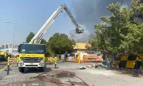 ജബൽ അലിയിലെ പ്ലാസ്​റ്റിക്​ ഫാക്​ടറിയിൽ വൻ തീപിടിത്തം